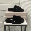 Vinter Varma Sandaler Flats Aliette Tofflor Kvinnors Pärlor Kristaller Scuffs Soft Shearling Slides Comfort Lady Walking Shoes