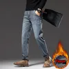 Inverno Uomo Pile Jeans caldi Stile classico Business Casual Vestibilità regolare Addensare Pantaloni in denim elasticizzato Pantaloni maschili di marca 220328