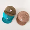 Baby Hat Spring Summer Soft Brim P list haftowany koreański stały kolor baseballowy chłopiec bawełniany kapelusz słoneczny