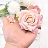 30pcs7cm Blanc Rose Artificielle Soie Fleur Têtes Décoratif Scrapbooking Pour La Maison De Mariage Anniversaire Décoration Faux Rose Fleurs 220527