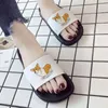 슬리퍼 신발 여성 2022 패션 홈 실내 만화 패턴 카와이 인쇄 샌들 야외 레저 숙녀 비 슬립 슬라이드