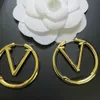 Boucles d'oreilles de mode Designer pour femmes Huggies de luxe Gold Big Small Circle Lettre Femmes Hoop Boucle d'oreille Stud Femme Bijoux à la mode Girl331O