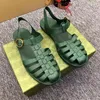 2022 Luxury Flat Sandals Summer Men Kvinnor Slides Designer Gummi Loafers Beach Fode Moat Metal Horsebit Sandaler Storlek 38-45 med låda