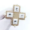 2022 Hot Classic Fashion Party Jewelry Высококачественные C Название Brooch Cross Heart Design Знаменитый дизайнер брендов роскошные брошь леди -девочка мужские подарки