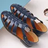 Sandálias masculinas de verão sapatos de couro de couro ao ar livre masculinos de casamento sandálias de casamento clássicas sandálias de luzes de luzes 220623