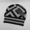 Männer Designer Winter Beanie Frauen Schädel Kappen Hut Kappe Ski Hüte Snapback Maske Herren Baumwolle Unisex Kaschmir Patchwork Buchstaben Luxus Ou6988479