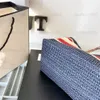 23 New 23 Catwalk Straw Bag أحدث مصممون بسيطون للسيدات. حقائب اليد الخاصة بالسيدات