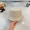 Designer Bucket Hats Enfärgade 5 alternativ Solskyddsmössa grova kanter Designad för man kvinnor