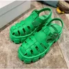 Fábrica de malha personalizada sandálias planas sapatos de luxo sandálias femininas praia chinelos y0714