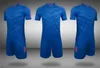 Hot 2022 Men Design Custom Soccer Courseys Thets Men's Mesh Training Suit Loom Custom Logo Plus مع Shorts Football Wear مجموعات كرة القدم الرياضية