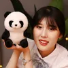 18 CM Bella Panda Animale Peluche Bambola di Pezza Giocattolo Divano Sedia Divano Letto Decorazione Cuscino Del Fumetto Kawaiii Bambole Ragazze Amante regali