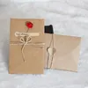 Hediye sargısı yaratıcı diy vintage kraft kağıt elle kurutulmuş çiçek kartları doğum günü Şükran Günü selamlama orijinal zarfı