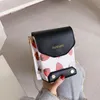 Avondtassen 2022 lente meisje tas kleine vierkante schouder pu lederen schattige aardbei printing telefoon pouch vrouwen sweet messenger pack