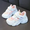 Nuove scarpe per bambini primaverili per ragazze Scarpe sportive Moda Scarpe per bambini traspiranti Fondo morbido Scarpe da ginnastica casual per bambini antiscivolo