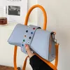 Nieuwe vrouwen brede riem okselzak hoogwaardige pu lederen ontwerper blauwe witte schoudertassen dames klinknagel handtas feestje messenger wallets modebag250