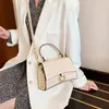 Borse da sera Borsa a mano beige 2022 Moda Donna Crossbody Designer di lusso Borsa a grana di pietra Borsa quadrata in pelle femminile Tinta unita Retro CasualEvenin