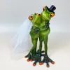 NORTHEUINS Resin Leggy Couple Frog Figurine Modern Creative Wedding Animal Statue for Interior Home Desktop Decor Accessories 220423