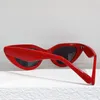 MY CAT SUNGLASSES Z1610 features a classic narrow retro shape and unique geometric lines Accessory from the Spring Summer 2022 Cruise collection with original box