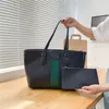 Senaste Designer Handväska för kvinnor Handväska med kedja Modeplånbok för damer Crossbody axelväskor i 3 färger G1792