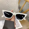 Kammpt Sexy Cateye Women's Sunglassesメタルチェーンフレームサングラス