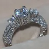 Pierścionki ślubne Rozmiar 5-10 Hurtowe trzy kamienie 7 mm cZ cyrkonia 14KT białe złoto wypełnione symulowaną opaską Engagenment Pierścień prezentding ringsweddi