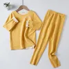 秋の赤ちゃんの子供サーマルアンダーウェアの子供の服セット男の子の女の子パジャマのためのシームレスな睡眠ウェア