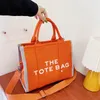 A sacola nova feminina designer de lona totes bolsas personalizadas criativo grande capacidade portátil ombro mensageiro bags203l