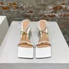 Designer-Sexy Dame Fashion Femmes Sandales Blanc Matt Cuir Chaîne Strappy Square Toe High Talons Chaussures de fête