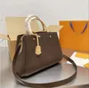 2023 Designer De Luxe Cartable Messenger Sacs De Soirée Sac À Main Sacs En Cuir Strim Poignées Avec Bandoulière Bandoulière Sac Français Womenbag