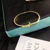 Armbanden Bangle Luxe Designer klassieke Letter 18K Vergulde Roestvrij staal Vrouwen Bruiloft Liefhebbers Gift Armbanden Accessoires Groothandel S143