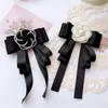 Koreanska band Fabric Bow Tie Brosch Pin Pearl Camellia Flower Necktie Shirt Collar Luxulry Bröllopsmycken för Kvinnor Tillbehör