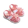 Sweet Princess Sandali Summer Kids Fashion Covered Toes Soft Girl Fiore rosa Bambini Bottone a pressione Piatto Casual antiscivolo 220708