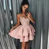 Anpassade rosa applikationer korta spaghetti cocktail party klänningar mini guld prom klänningar plus storlek för kvinnors klubb slitage