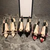 Moda-Sandálias femininas Sapatos femininos italianos temperamento salto alto são pontiagudos finos e sexy morango e salto de bambu alto 231115