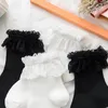 Носки в японском стиле Лолиты с милой сеткой и коротким экипажем Harajuku Sweet Ruffled Lace Frilly Hollow Ретро Хлопок Чулочно-носочные изделия до середины икры для девочек