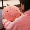 Almofada/travesseiro decorativo em 1 forma de frutas de inverno boneca mais quente colcha de galão de galões de caneca de caneca de desenho animado kiwi strawberry melancia boneca de melancia