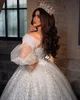 Abito da sposa di lusso da sposa con spalle scoperte, paillettes, pizzo, maniche lunghe, abito da ballo sexy, abito da sposa in raso, abiti da sposa su misura