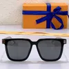 2022 Menses quadrados ou óculos de sol femininos Z1667 Moda Classic Color Letter Lens Metal Templos de alta qualidade UV400 com caixa