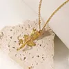 Hänghalsband gairu fashionabla 18k guldpläterade tredimensionella rosblomma halsband rostfritt stål smycken kvinnor gåvorspendant