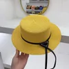 럭셔리 디자이너 양동이 모자 모자 와이드 브림 모자 제직 공정 단색 금속 삼각형 로고 일곱 가지 색상 옵션 플랫 탑