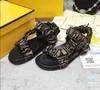 Sandálias de luxo Mulheres chinelos homens deslizam couro sandália womens gancho loop sapatos casuais 35-42 com caixa 2022