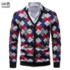 Pulls pour hommes Printemps Taille européenne Diamant Motif Cardigan Pull Col V Boucle Couleur Correspondant SweaterMen's