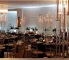 Nytt bröllopsfest dekoration mittpunkt tall akrylrör ljushållare kristall orkan kandelabra för bordstativ med lampskärm