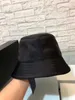 الكلاسيكية مصمم دلو قبعة الشتاء قبعة الرجال النساء كاب الفاخرة محبوك قبعة قبعات التزلج snapback قناع مجهزة للجنسين الكشمير عارضة في الهواء الطلق عالية