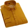 100% bomull Corduroy skjorta för män Casual S-7XL Business Mens Dress SHIRTS Långärmad Fritid Oversized Wiht Front Pocket 220401