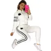 여성 Tracksuits 디자이너 짧은 소매 및 반바지 2pcs 정장 캐주얼 스포츠웨어 스웨터 바지 복장