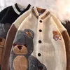 Cañas de mujer Lindo suéter de oso bordado streetwear