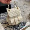 2022 nouvelle mode vintage blanc classique mini rabat matelassé seau sac à dos sac chaîne en métal doré matériel bandoulière extérieur cosmétiques de luxe