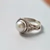 Wedding Rings Exquisite en schitterende retro Silver Pearl Damesring Onafhankelijke creatieve metalen bruid Engagement Mooie sieraden Maat