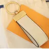 2022 fashion new leather key ring classic V letter beige coin purse keychain men and women leather bag pendant accessories